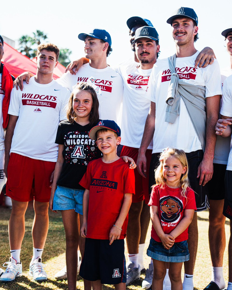ArizonaMBB's tweet photo. Tailgating and spending time with the best fans in the country 🐻⬇️ https://t.co/WeBaYQo52f