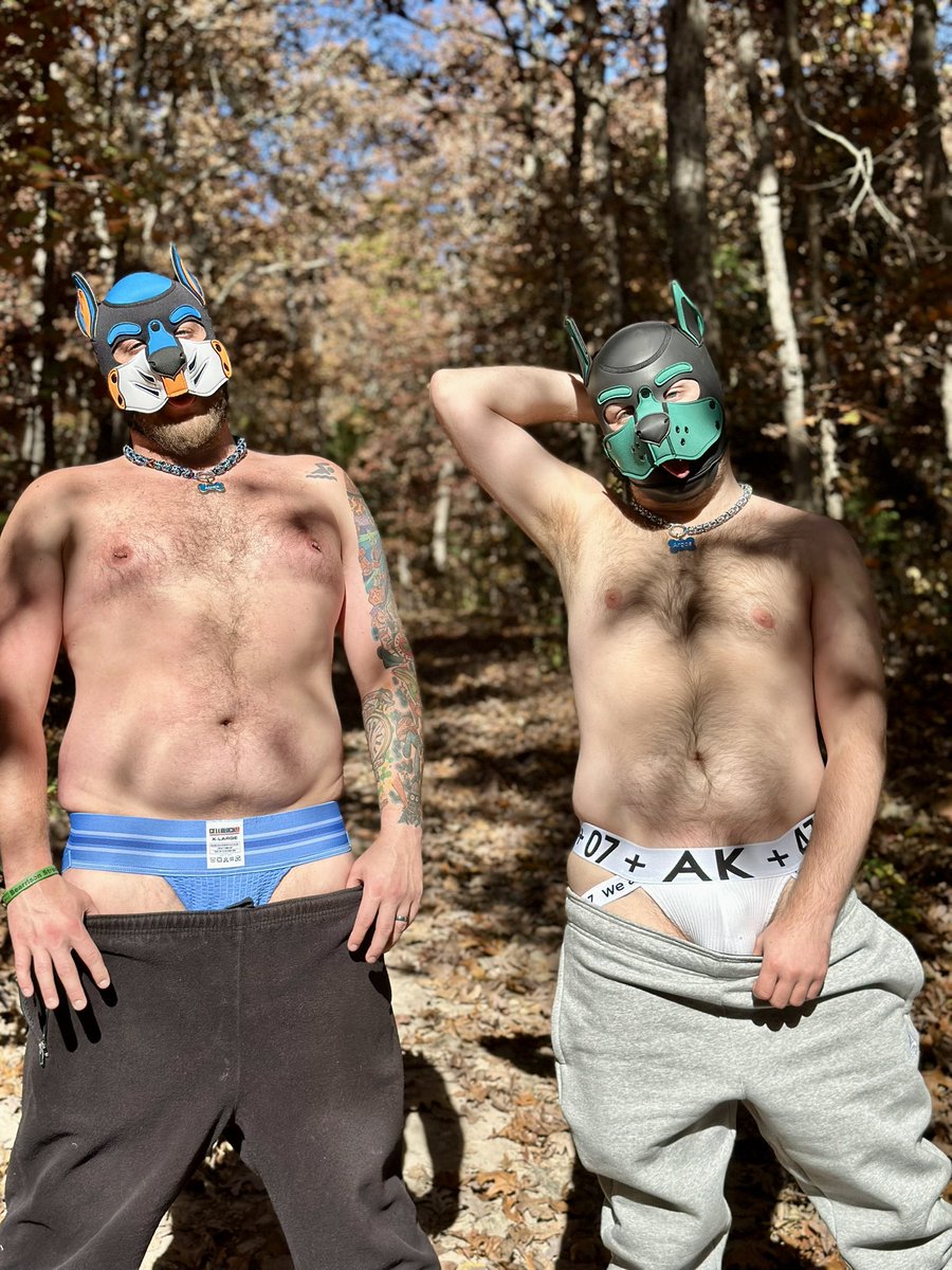 Cubby_Puppy90's tweet photo. You find us on your hike…what’re you doin?! 😏
💙🐶😈🧡
#Jocktober 26th

🐶: @PupArgos_STL 

#NaughtyDog #PuppyPlay #PupGear #GayPup #GoodBoy #JockStrap https://t.co/DAYR3NuP6e