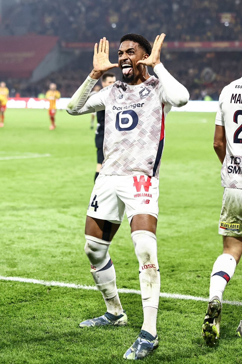 _alec04's tweet photo. LES ROIS DU NORD C’EST NOUS 👑🔴⚪️
@losclive 5️⃣9️⃣📍 https://t.co/KJmy7H7bco