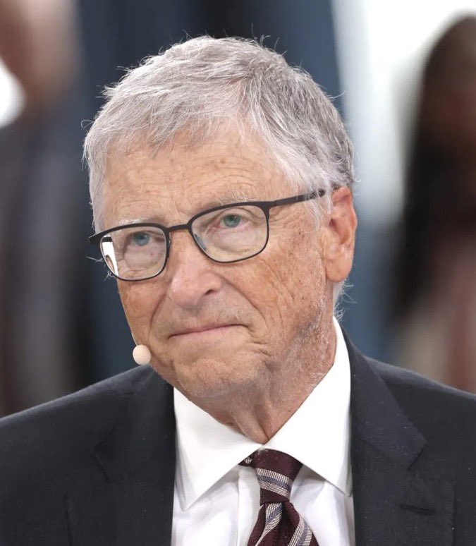 Resistance_SM's tweet photo. La Fondation Gates exerce une influence #considérable sur nos agences de santé publique. Regardez Bill #Gates admettre #ouvertement que sa Fondation a communiqué avec Anthony Fauci « régulièrement » au sujet des vaccins 🎥@P_McCulloughMD @McCulloughFund https://t.co/DlaMPFSdeh