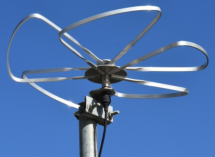vk6ysf97230's tweet photo. 435 MHz 5 Petal Clover Leaf Antenna
Home brew 5 element omnidirectional horizontally polarised antenna for 435 MHz.

Better than 2:1 SWR from 425 MHz to 445 MHz

Details of construction and testing: https://t.co/djBBfY6ur3

#HamRadio #432mhz #440MHz  #antenna https://t.co/IS5faIGKbS