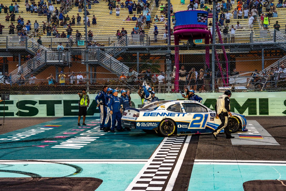 RCRracing's tweet image. Championship 4, here we come 🏁

@BennettFamilyCo | @_AustinHill | #Drive4Bennett