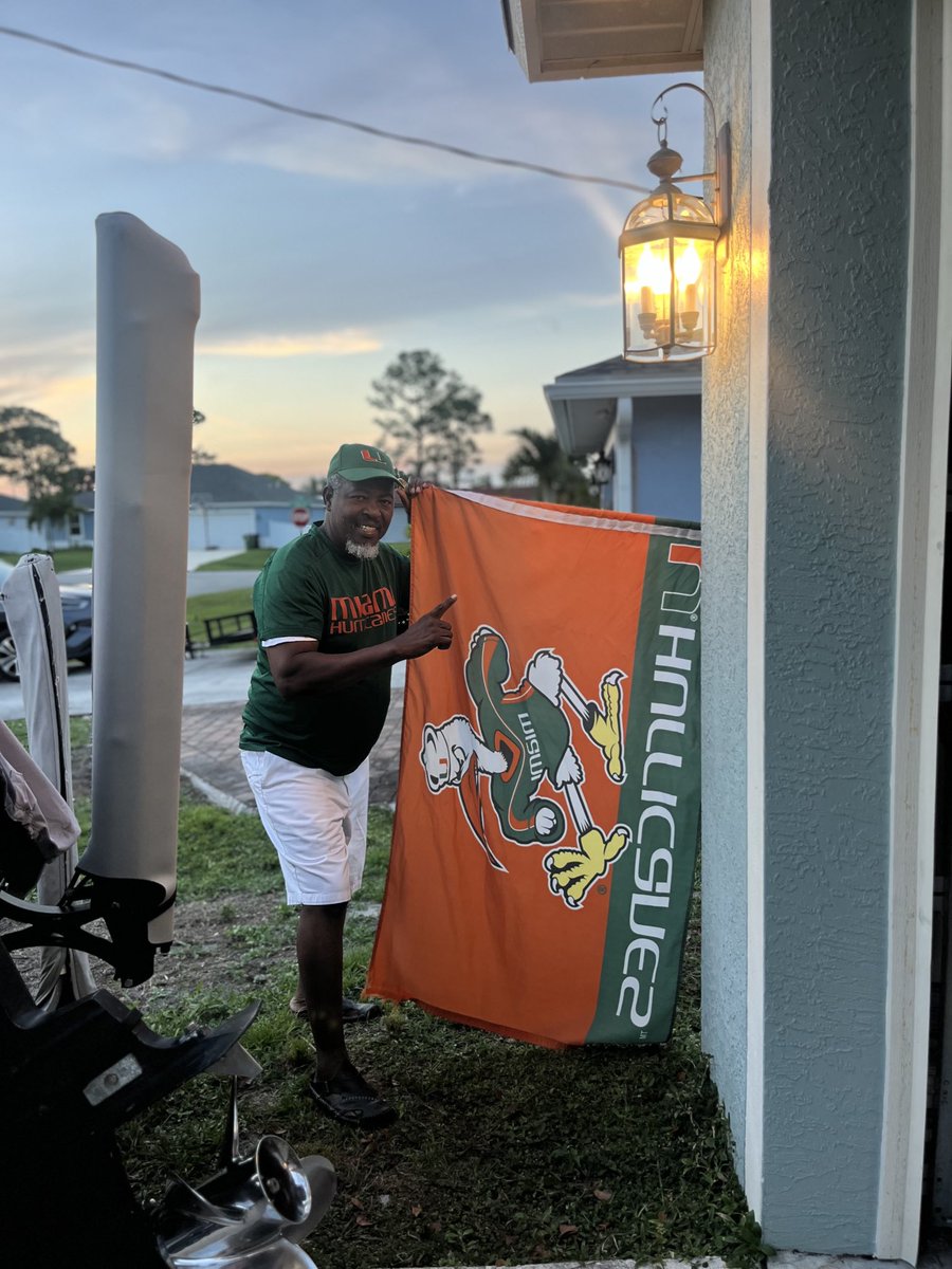 LukePierre4's tweet image. Hurricane 🌀 ready #1