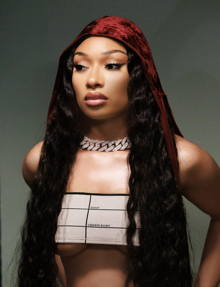 theestallion's tweet photo. ❤️🤘🏾BIGGER IN TEXAS VIDEO OUT NOW
Run it up hotties 🐎🔥
#MEGANACTII https://t.co/fNVPQXCbpV