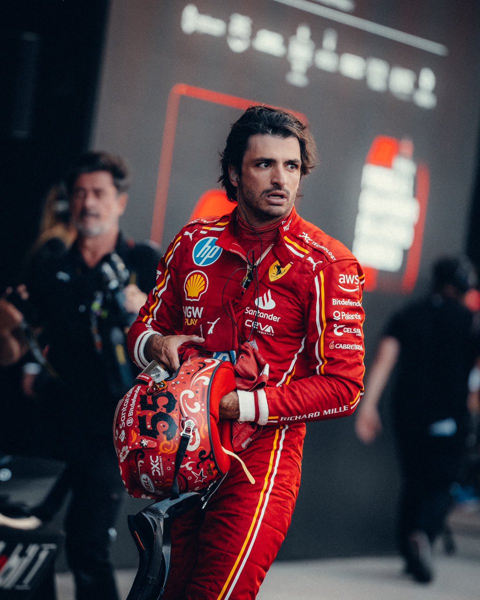 ScuderiaFerrari's tweet photo. First pole of 2024!! 🚀 

Bravo @Carlossainz55 🔥 https://t.co/54DfiBatev