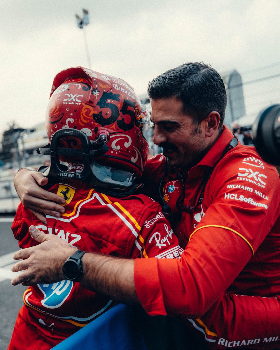 ScuderiaFerrari's tweet photo. First pole of 2024!! 🚀 

Bravo @Carlossainz55 🔥 https://t.co/54DfiBatev