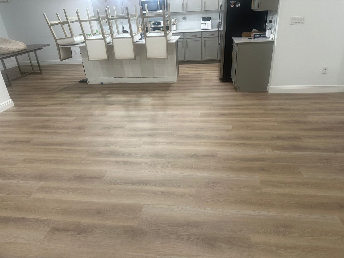 OasisfloorsFL's tweet photo. 💎 Luxury Vinyl Plank  not only levels up your home's flooring, it also levels up the way you live. 

💎 Enjoy beautiful, durable and easy-to-care-for flooring that will enhance virtually any decor. 

💎 Transform any space into a room you'll love. https://t.co/Xm8Css09bp