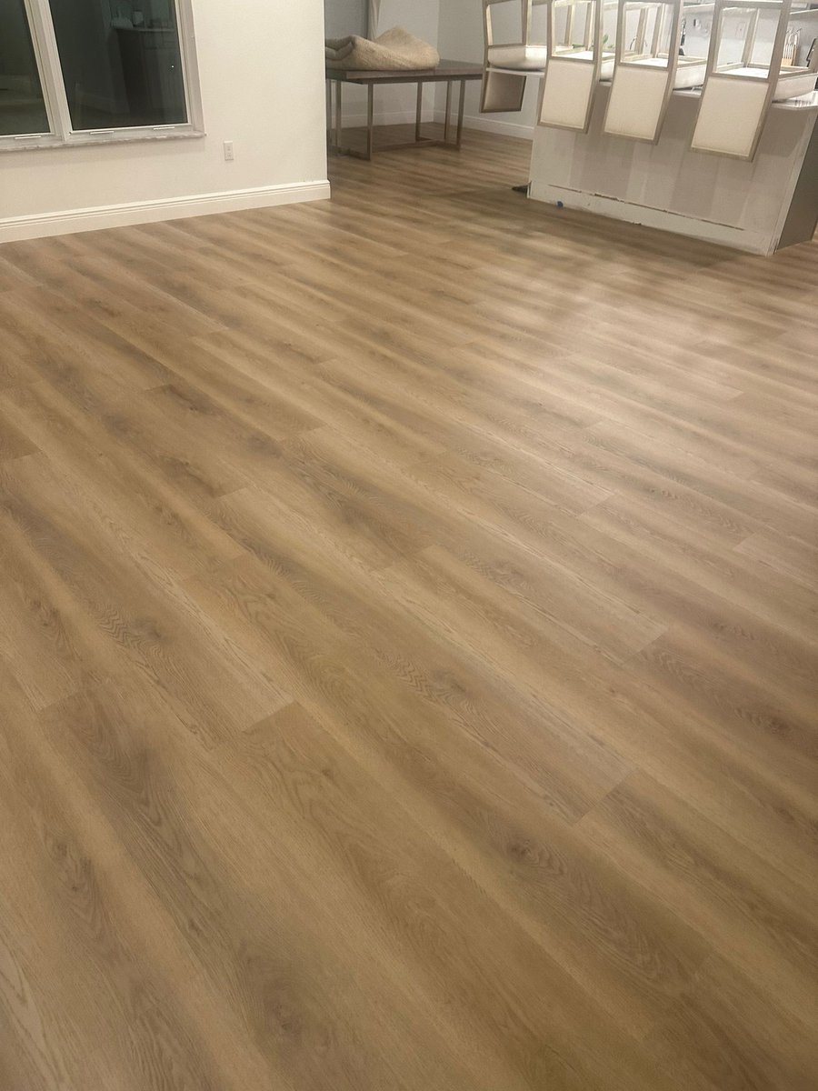 OasisfloorsFL's tweet photo. 💎 Luxury Vinyl Plank  not only levels up your home's flooring, it also levels up the way you live. 

💎 Enjoy beautiful, durable and easy-to-care-for flooring that will enhance virtually any decor. 

💎 Transform any space into a room you'll love. https://t.co/Xm8Css09bp