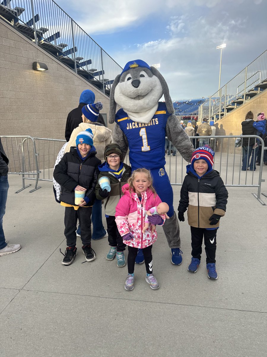 travs_e's tweet photo. #GoJacks https://t.co/sO5q0bAfzp