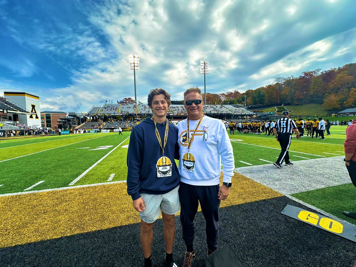 DeanWebbKicker's tweet photo. Very excited to be back @AppState_FB for a visit.  Enjoyed the game and am hoping to be back again soon.
@BrianHainesb @CoachDeGraf23 @CoachHarless55 @Coach_Meeks17 https://t.co/knAAXNGOPe