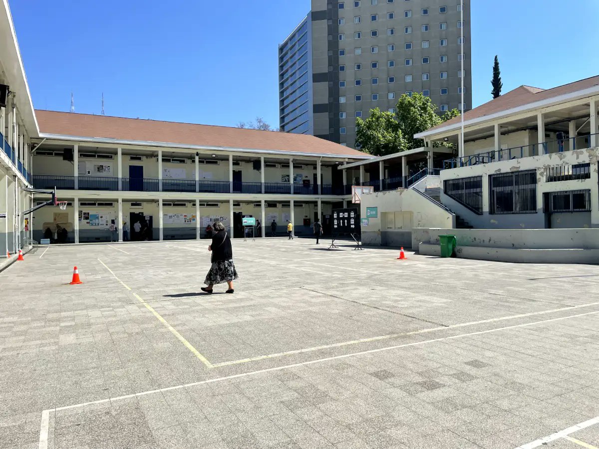 infogatecl's tweet image. 🇨🇱🗳️#Optimismo desbordante del @ServelChile  en primer día de #votaciones2024 , mientras que electores aún no tenían claridad por ejemplo con los #Cores
Detalles 📢 buff.ly/40rFD4u