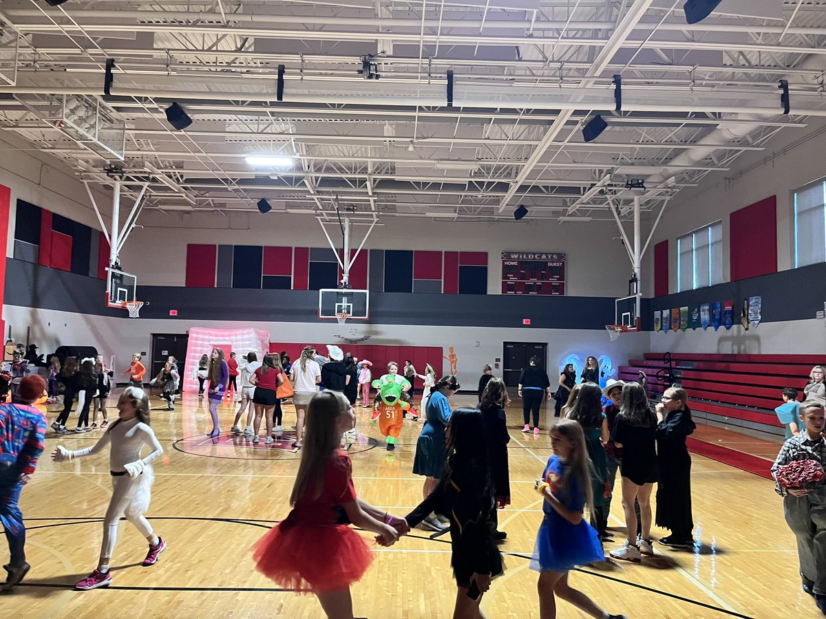 Great time tonight at the <a href="/DeerParkAmity/">Deer Park Amity</a> Halloween Dance!  Thanks Mrs. Henry and our high school students for putting on a great event for our 4th - 6th grade students.