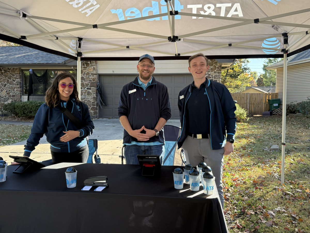 We’ve got a wonderful partnership in Springfield, MO between ATTR doors TCO &amp; Camp #WinningAsOne together and taking over the neighborhood!
#ATTfiber #converged #MPHH #KAMO #winMOORE <a href="/KattiaS_Ramirez/">Kattia S. Ramirez</a> <a href="/WesleyKyleNeal/">Wesley Kyle Neal 🌵</a> <a href="/theJoshRHarris/">Josh Harris</a> <a href="/AlyssaMoore_12/">Alyssa Moore</a> <a href="/KAMOkonnects/">𝐾𝐴𝑀𝑂</a>