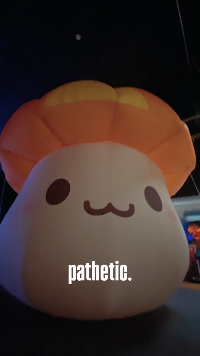 oddlyawkward's tweet photo. I'm back home from #MapleStoryFest ;w;
wish i could've stayed longer, but i got a flight to catch o7 hope those who had my lil freebies enjoy them!!!! i forgot to take a photo of them but it looked like this :3ccccc i didn't take many photos really...... qwq https://t.co/k1VrwuSQ6o