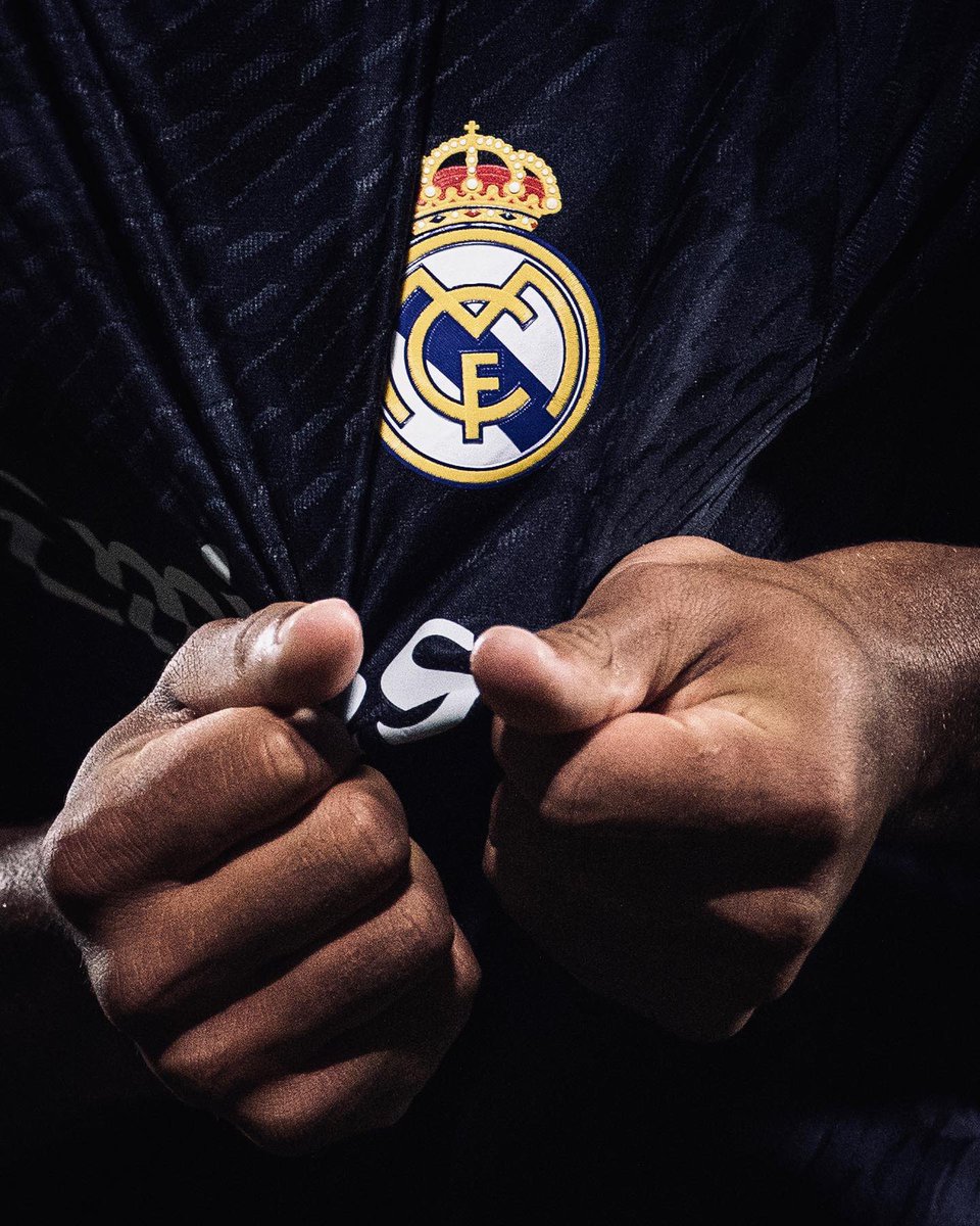 Siempre te querré aunque me hagas sufrir.

SIEMPRE CONTIGO <a href="/realmadrid/">Real Madrid C.F.</a> ❤️