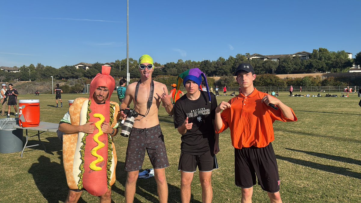 CalPolySLOBs's tweet image. I left natties for a far more important tournament: Huckfest at UC Irvine.

SLOB X takes down USD 13-0
SLOB Y defeats Fresno 13-3