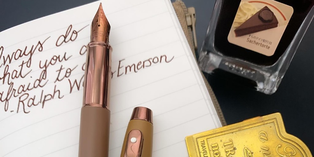 PenChalet's tweet photo. The Sheaffer 100 #Coffee Edition pen and the Tono &amp; Lims Sura Gucchi Sachertorte ink is the perfect choco/coffee #pen and #ink combo. At least that's what @Vanessa_Langton said. ☕️🍫 // Get more info: https://t.co/zfe7Pvpq7U @sheafferpens 📸 @vanessa_langton #PenReview #InkReview https://t.co/7O1whOzbGX