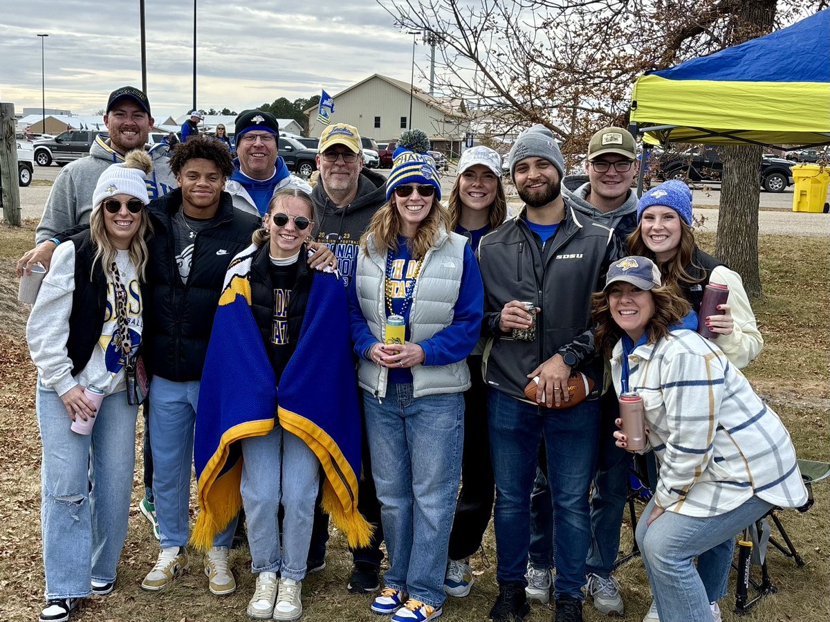ShellyBayer's tweet photo. It’s my birthday, and this is the best way to celebrate! #GoJacks https://t.co/VW8mwggkdg