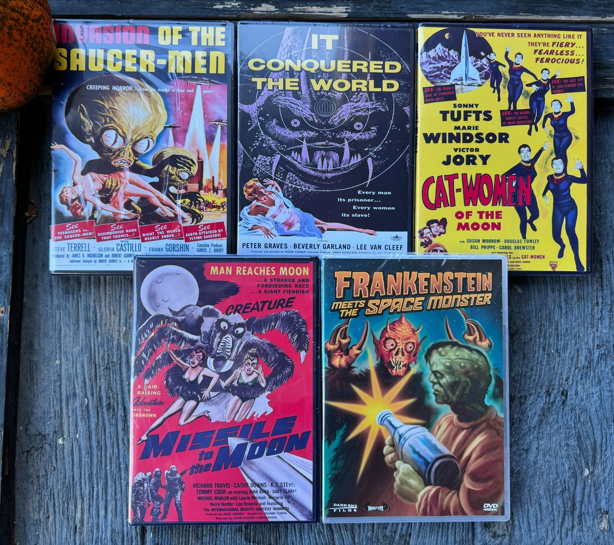 spyvinyl's tweet photo. Mail call! Some additions to the b-sci-fi bunker. Invasion of the Saucer-Men is an upgrade.😂 Hope these meet the approval of @stonezone66  @BiLLYd_licious and the folks of @Planet8Cast . 
#scifidrivein #scifidriveintheater https://t.co/VEn2QeWop7