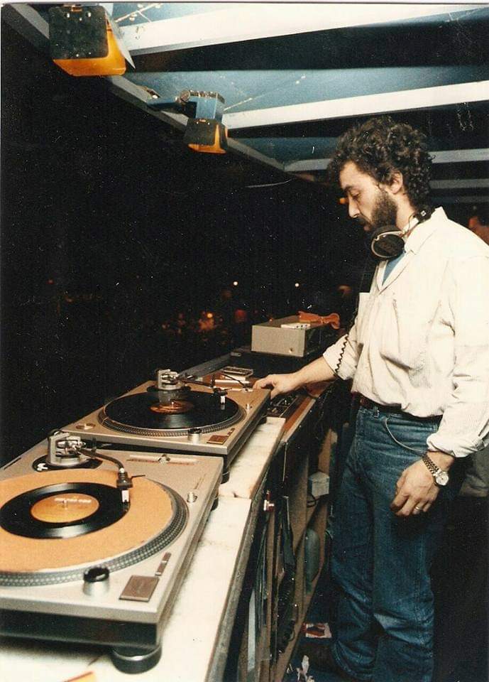 RosarioDeAntes's tweet photo. Sabías que la joda iba a estar buena con el DJ era el...
Hasta siempre Droopy. https://t.co/KztlJaG5Fo