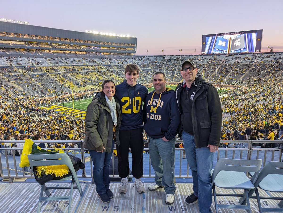 mikedcrump's tweet photo. #bighouselive https://t.co/6BpTiFOOxe