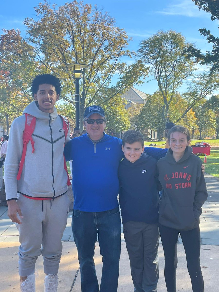 BrianTBrowne's tweet image. Great to see @RJLuisJr mingling with @StJohnsBBall fans during Homecoming event. He went above &amp;amp; beyond greeting young fans. A classy Ambassador of @StJohnsU #SJUBB