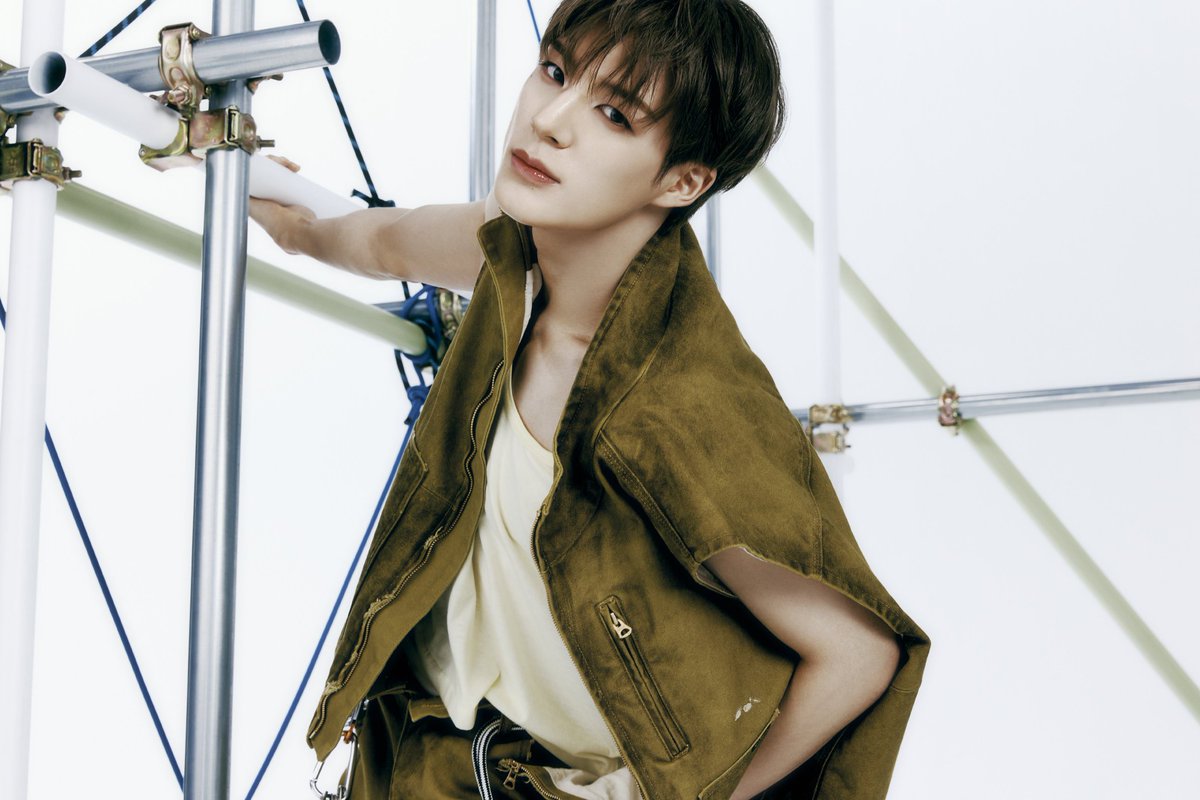 . ۫ ꣑ৎ  —  Have  a   job  as   Deliver  for   the   Construction  represent  how  strong  our  team  7Dream  to make  a  strong  group. NCT DREAM