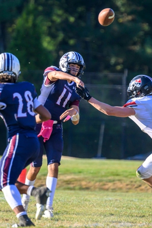 Congrats <a href="/HarveyFootball_/">Harvey Football</a> .Cavs beat Holderness 22-8, their first-ever win against the NH school. QB Jackson Saccomanno, 2 passing TDs; Will Bland a TD reception and two INTs on defense. #GoCavs now 5-1, tops in NEPSAC 8-Man. #HarveyPride <a href="/lohudsports/">lohud sports</a> <a href="/ChrisDelCampo1/">Chris DelCampo</a> <a href="/HarveyLZ/">Philip Lazzaro</a>