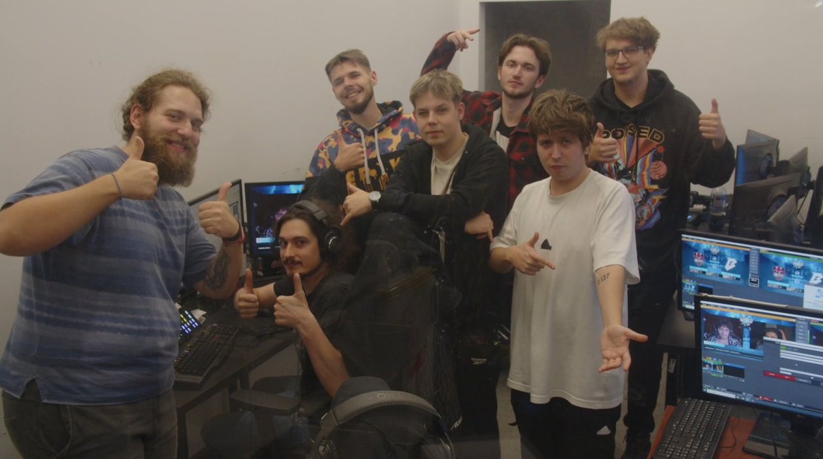 _otos's tweet photo. skibidi thunder counter with best staff!
@bigvu_ @goferbaum @xveenq1 @WildeityCS @EmenjayCasts @_Saix___ @pan_staszek @M1lip @gam3rs_x @venrav @RuRiX_ @himek_7 and few more...

GG @thunderpickco https://t.co/cNN9qttqZW