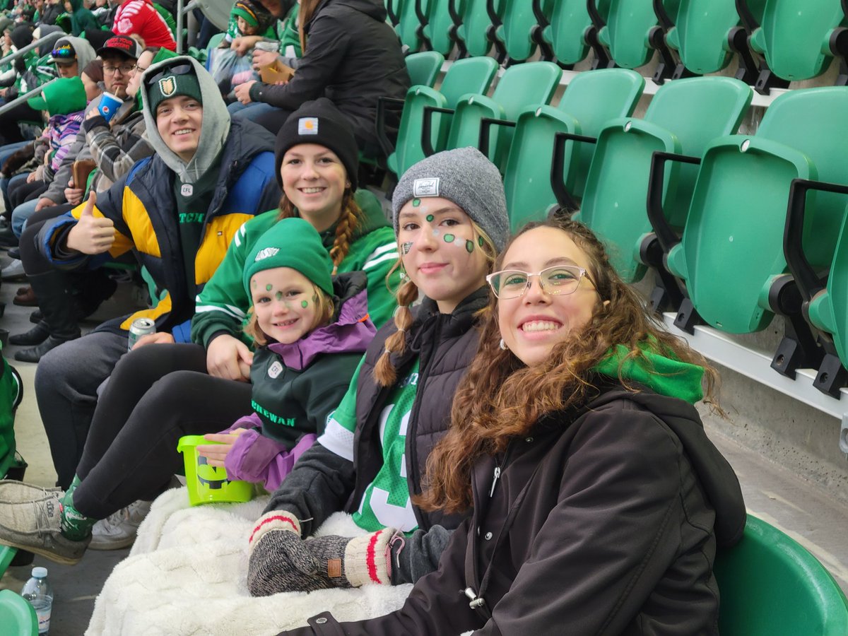 mmenmitchell's tweet photo. Let's Go Riders!!!! #RidersLive https://t.co/cogBXHGR06