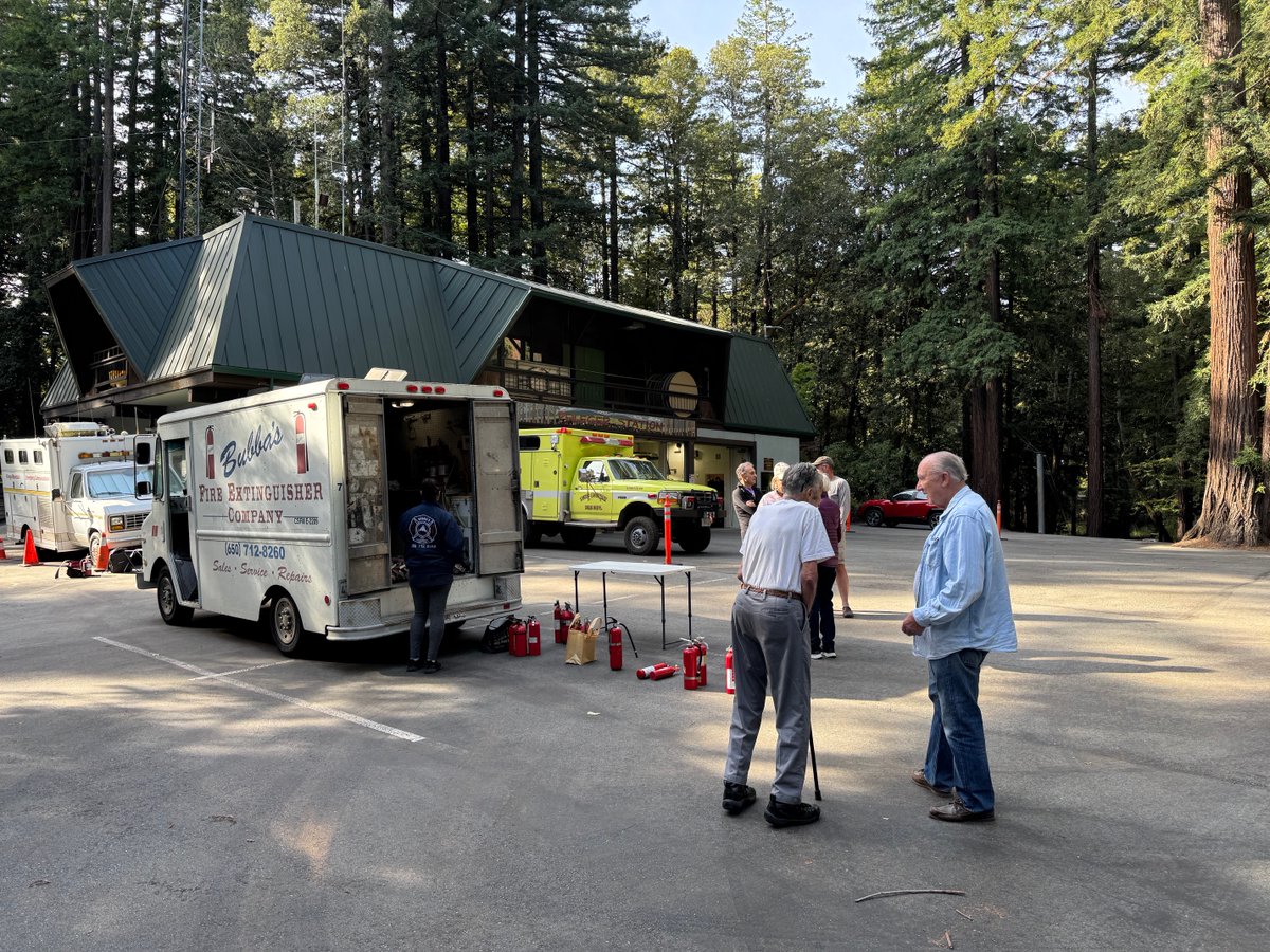 KingsMtnFire's tweet image. KMFD sponsored a community fire extinguisher day at Station 56. Special THANKS to Bubba's Fire Extinguishers for their efficient service &amp;amp; great customer support. Their team inspected/serviced ~80 fire extinguishers, providing critical fire risk reduction for our community.