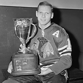 hockey_samurai's tweet photo. RIP Bill Hay. Hay played in 506 NHL regular season games and 67 Stanley Cup Playoff games, all with the Black Hawks. Hay won the Calder Trophy in 1960 and the Stanley Cup in 1961 and played in 2 All-Star games. Hay was 88. Godspeed, Mr. Hay. 🙏 https://t.co/4gKYeh0AJ0