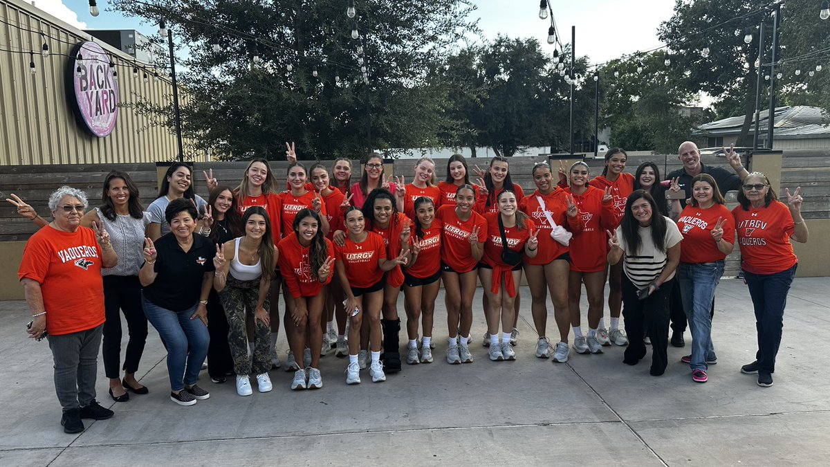 We had a great time celebrating today’s win with our alumni. Thanks for all you did to make our program what it is! Here’s to growing the legacy ✌️

#RallyTheValley #UTRGV