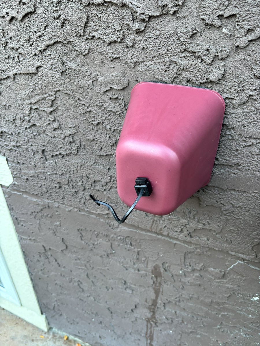 ronaldcannon's tweet image. I get a little stupidity obsessed with winterizing my property. I put these on even though the water is shut off inside. #winterizing #dadlife #Dividends #gold #silver #oil $TOU $AMD