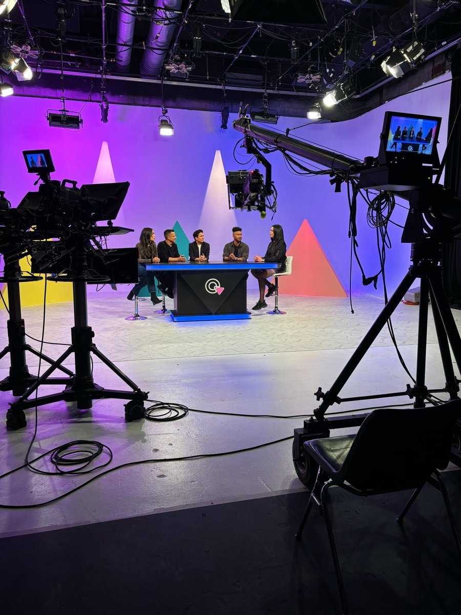 vmorettii's tweet photo. I had such a great time 🌈 thank you for the lovely interview 💖 @LATVNetwork @LatiNationTV @q_agenda don’t miss it when it comes out on the next season of #theqagenda #theqagendalatv ❤️ #latination #latv #interview #losangeles #valentinamoretti #singersongwriter #lgbtartist #transartist #transsinger #latinartist #latinaartist #tvshow #lgbt #womeninmusic #mujeresenlamusica #transwomen