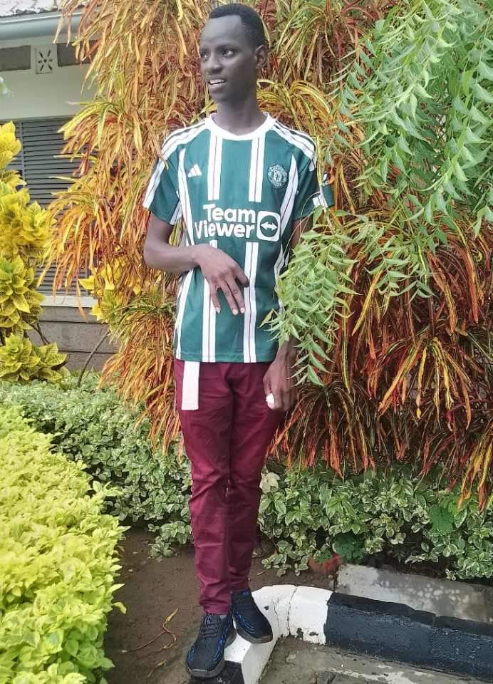 Nlikuwa niache kukunywa pombe nkakumbuka pia waiter ako na familia 😂😂