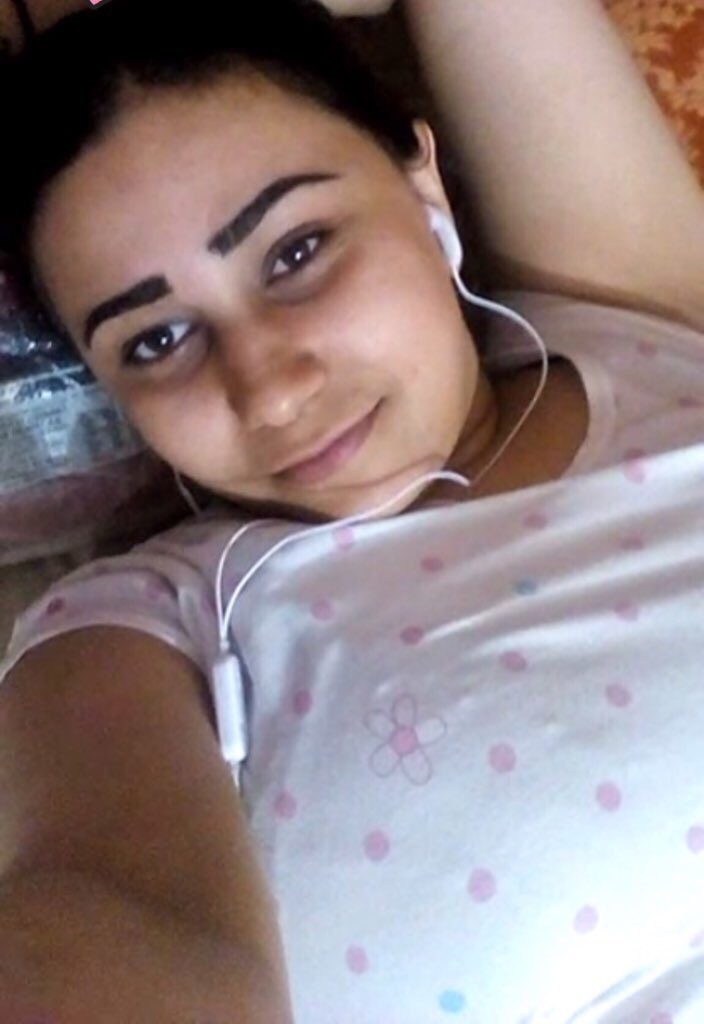 الجو هادي جدا ومحتاجه حظن دافي ممكن شخص طيب يجي يحولي فلوس يجيني وتس يحولي فلوس الي ما يقدر يحول فلوس على طول لا يدخل يكلمني