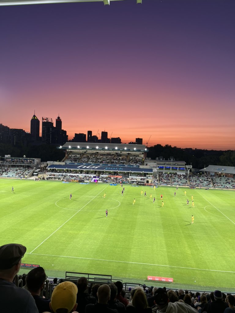 First taste of A League action last night. Perth Glory continue to struggle, with 35 goals against in their last 6 games, but the skyline was worth the entry fee regardless 🇦🇺