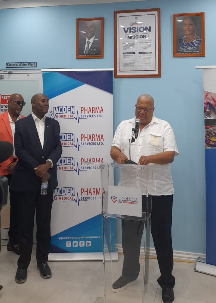 Con la presencia de nuestro Embajador <a href="/FerminQuinones/">Fermín Quiñones</a> quedó inaugurado en Kingston, Jamaica, un Centro Médico del Grupo JACDEN, en el cual laboran 12 especialistas cubanos de la salud. Amigos jamaicanos condenaron el bloqueo de USA contra #Cuba #CDRCuba #TumbaElBloqueo