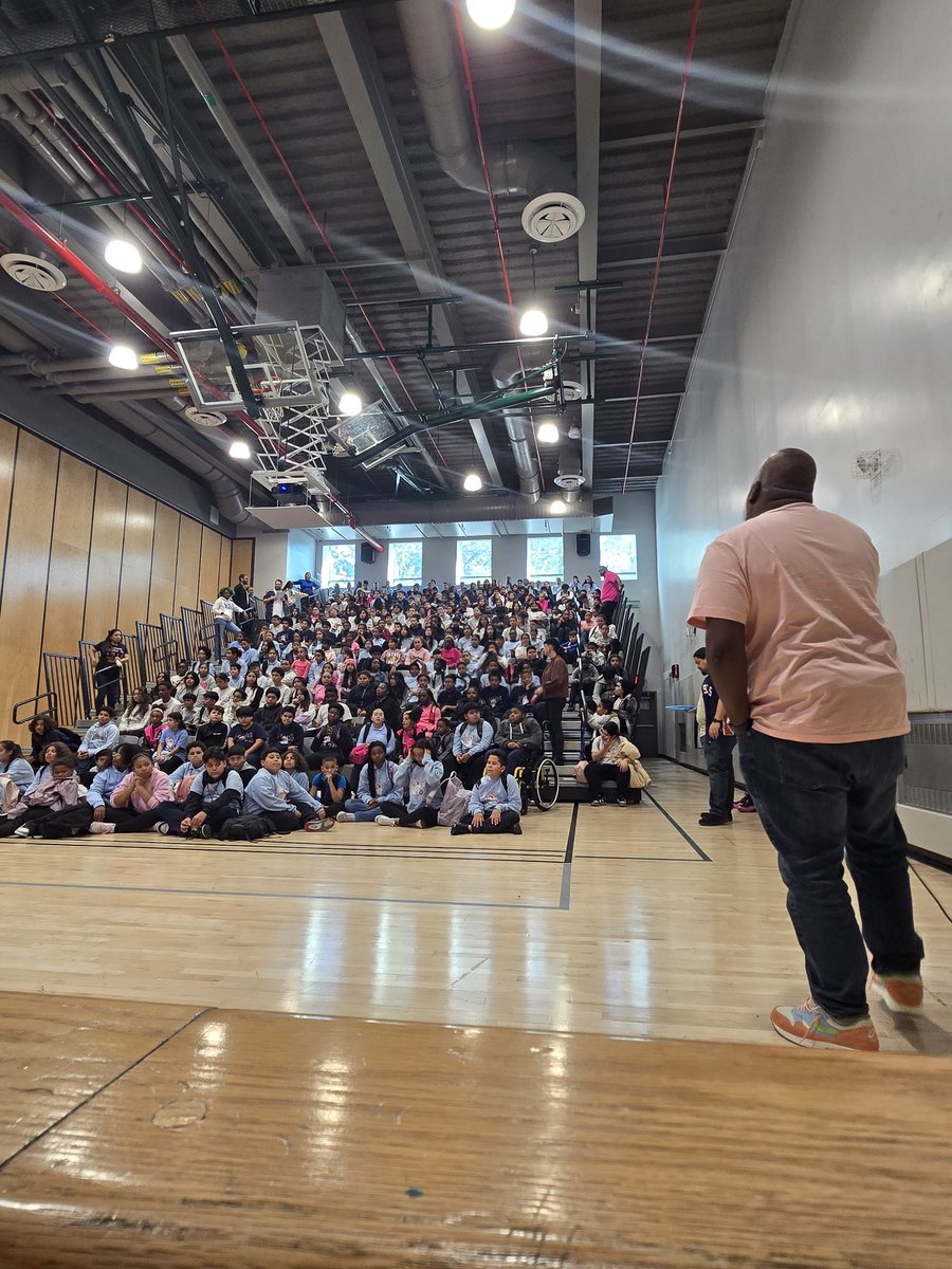 M.S. 935 tweet media