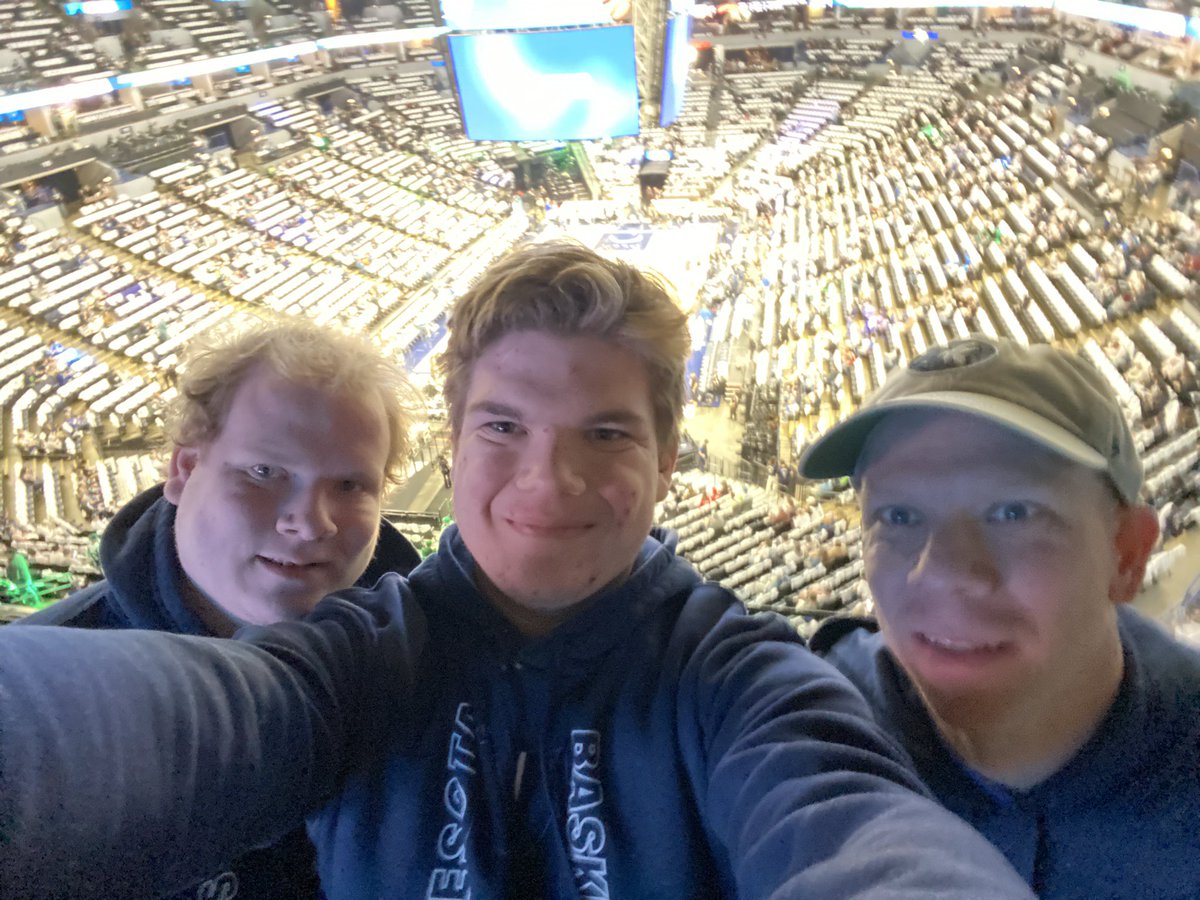 kedrock's tweet photo. Let’s go Wolves! #packpix https://t.co/BVH1Y0LVy0