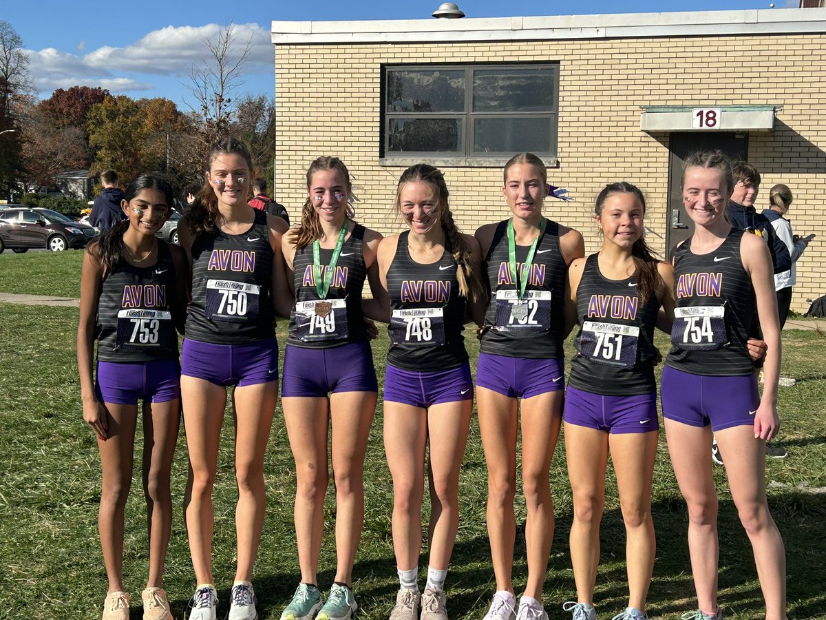 ben_hodge's tweet photo. Wow!  These xcountry ladies are taking their 3rd trip in a row to the state meet.  They are so impressive…so proud! https://t.co/IhhNyDKzhF