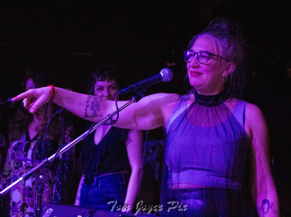 RosedaleTom's tweet photo. Emily Bass &amp; Near Miracle #emilybassandthenearmiracle #zoobar @realemilybass @ZOOBARFESTIVAL https://t.co/MEkHHB8QrQ