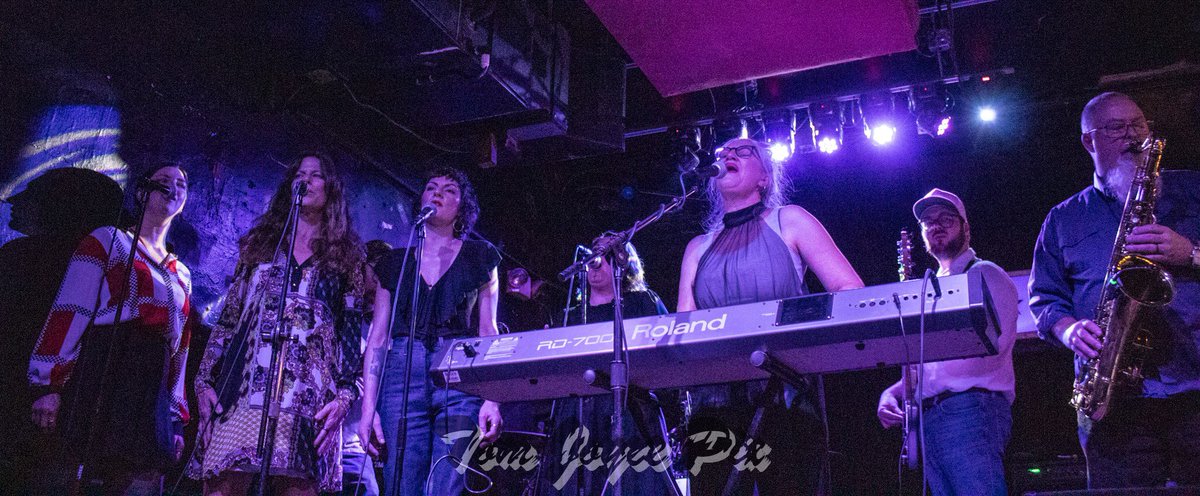 RosedaleTom's tweet photo. Emily Bass &amp; Near Miracle #emilybassandthenearmiracle #zoobar @realemilybass @ZOOBARFESTIVAL https://t.co/GVJPwKQN2F