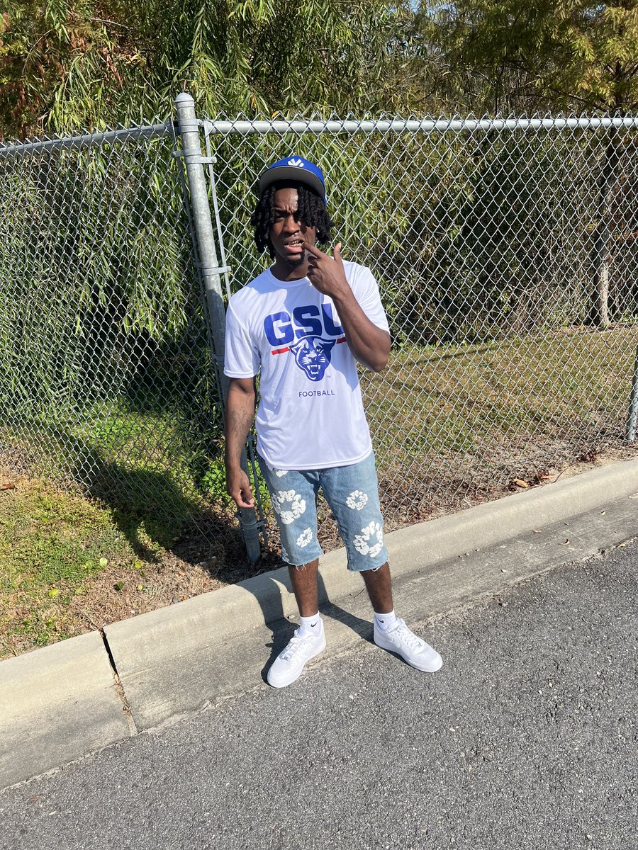 dhendrix0's tweet photo. at savannah state homecoming repping my boy 🤷🏾‍♂️💙 https://t.co/h26Zm6eLDK