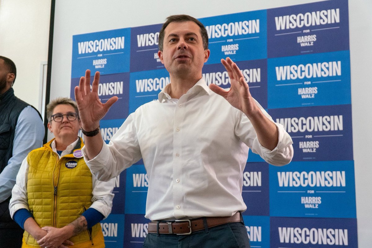 PeteButtigieg's tweet photo. We can choose a better future, where politics is no longer punching you in the face every time you look at the news.

From Green Bay to Appleton, Oshkosh to Fond du Lac - I met Wisconsinites ready to elect @KamalaHarris and say goodbye to the chaos of Trumpism. https://t.co/Jq5iffZfP3