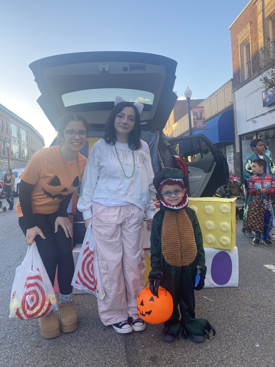 MrsDFortunato's tweet photo. Child care students did a great job at Taunton’s Trunk or treat! Thank you to the students that volunteered their time at the event and preparing everything! https://t.co/kLIH9z1Xkw