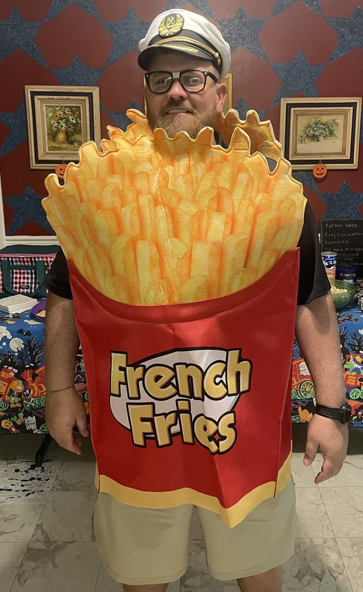 Gibfunk's tweet photo. @barstoolsports put the fries in the baaaag. 
#worldoftshirts
#iykyk https://t.co/W9oLNXcZyp