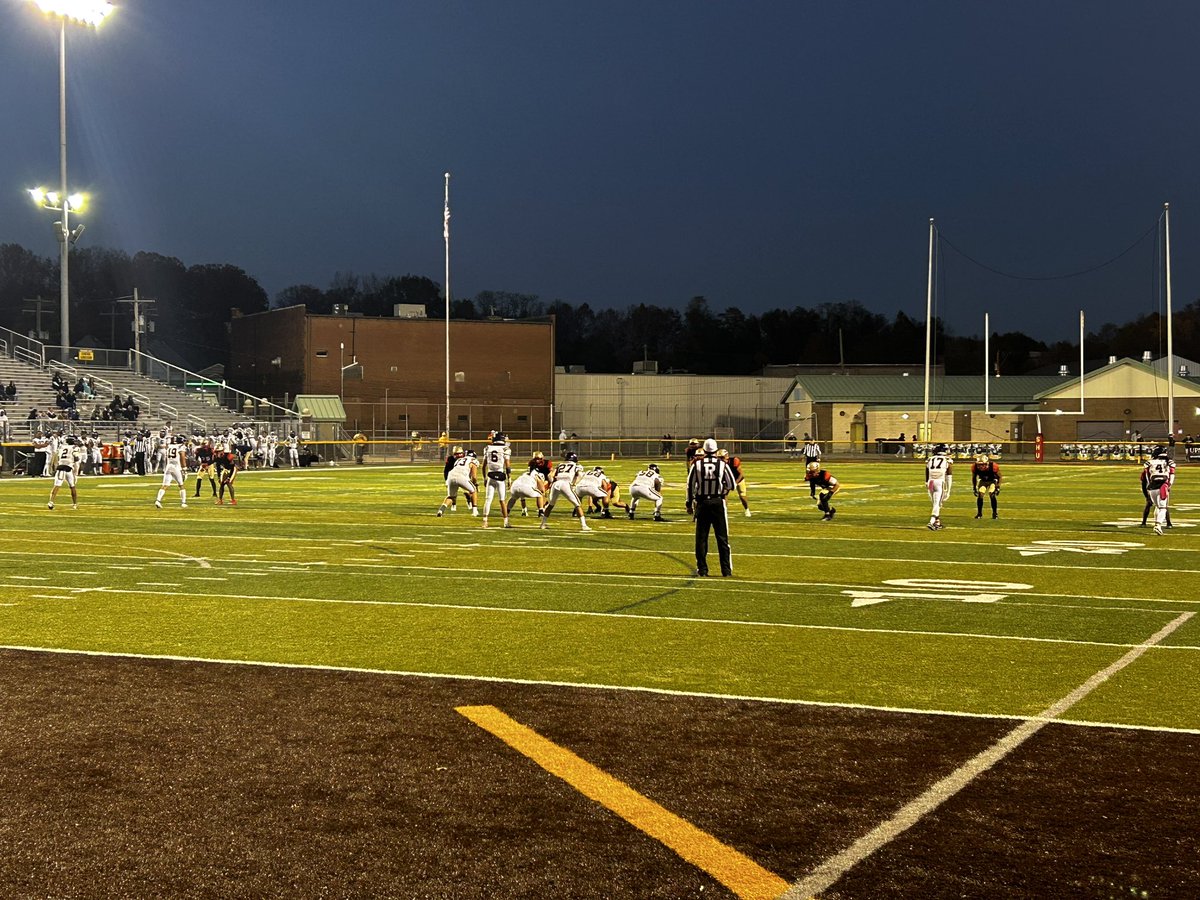Thank you <a href="/CoachKevinMay/">Coach Kevin May</a> for inviting me out to <a href="/SHU_FBALL/">Seton Hill University Football</a> game day visit! I loved the energy and congrats on the win!
<a href="/CoachColemanSHU/">James Coleman</a> <a href="/CoachDay_/">Daniel Day</a> <a href="/NorthgateVFB/">Northgate Varsity Football</a>