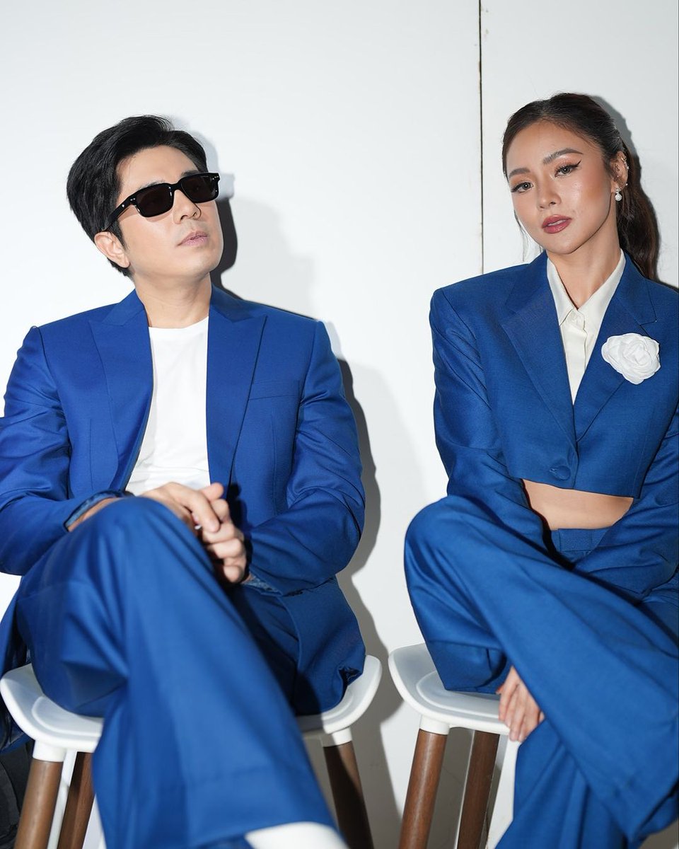 ABSCBNNews's tweet photo. Buhay na naman ang #KimPau heart natin!😍💘
Kapamilya love team Kim Chiu and Paulo Avelino showed in a recent gig that they have an undeniable chemistry not only in acting, but also in hosting.
They both participated on the opening day of an international motor show.
(📷: Chiu/ Instagram)